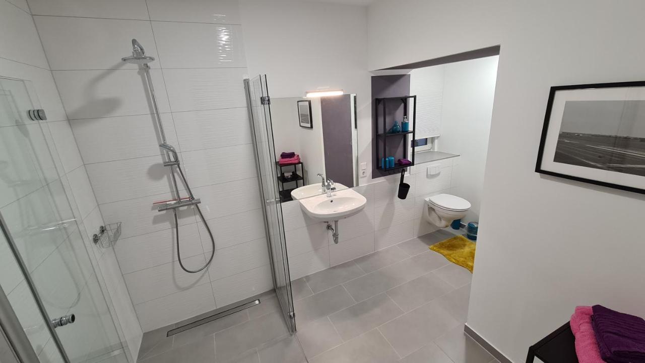 Appartement Lavendel, Ferienwohnung Mit Eigenem Eingang Wie Ein Kleines Haus Bad Salzuflen Bagian luar foto