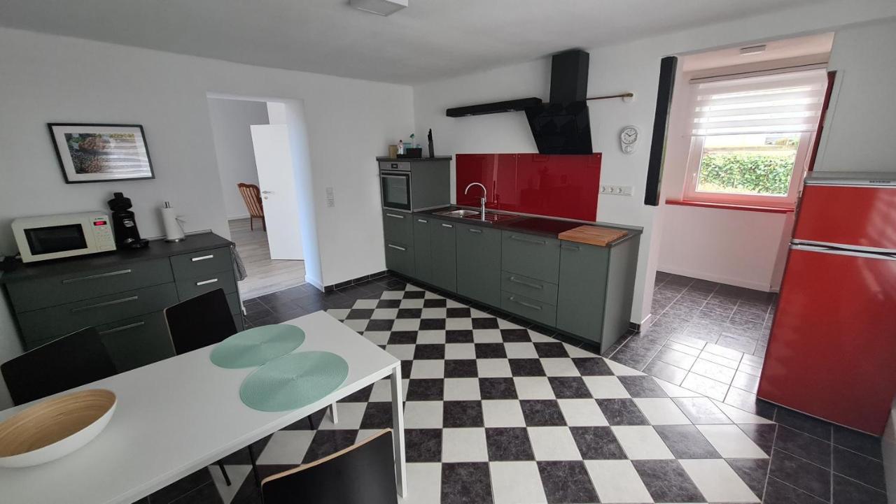 Appartement Lavendel, Ferienwohnung Mit Eigenem Eingang Wie Ein Kleines Haus Bad Salzuflen Bagian luar foto