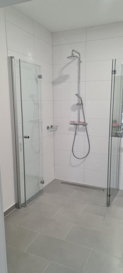 Appartement Lavendel, Ferienwohnung Mit Eigenem Eingang Wie Ein Kleines Haus Bad Salzuflen Bagian luar foto