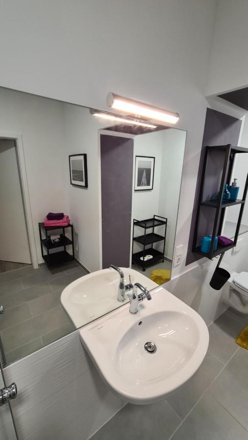 Appartement Lavendel, Ferienwohnung Mit Eigenem Eingang Wie Ein Kleines Haus Bad Salzuflen Bagian luar foto