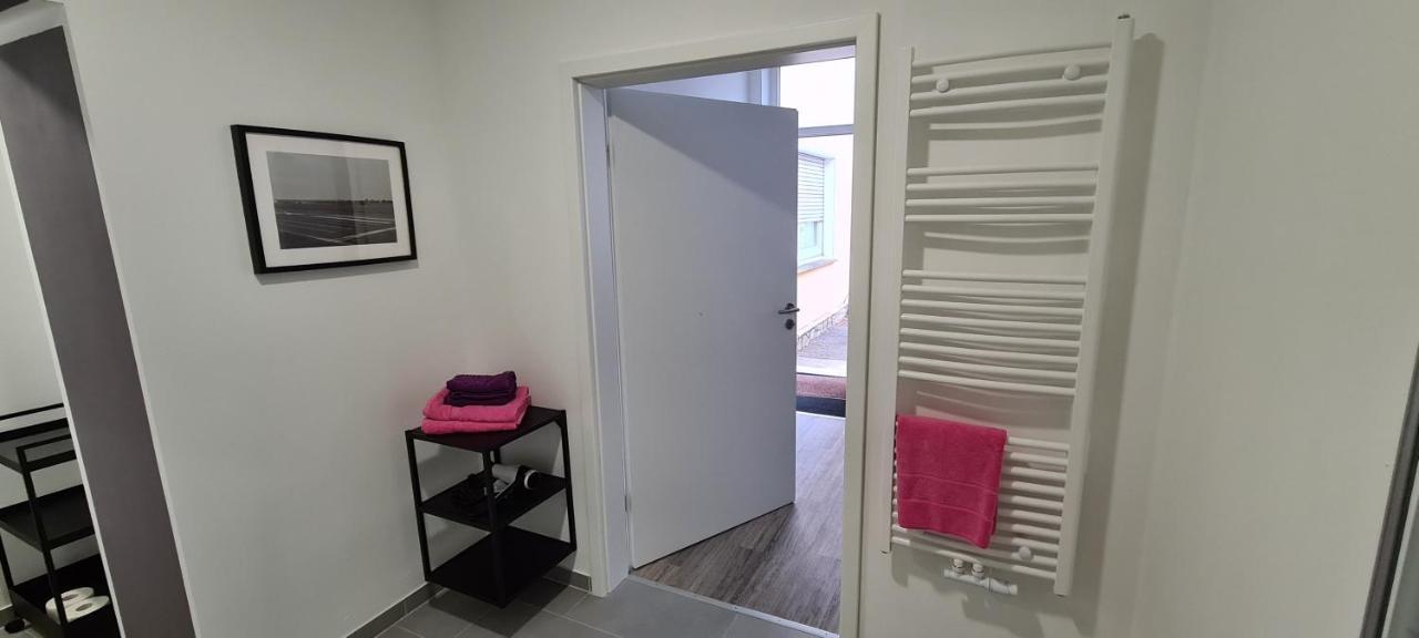 Appartement Lavendel, Ferienwohnung Mit Eigenem Eingang Wie Ein Kleines Haus Bad Salzuflen Bagian luar foto