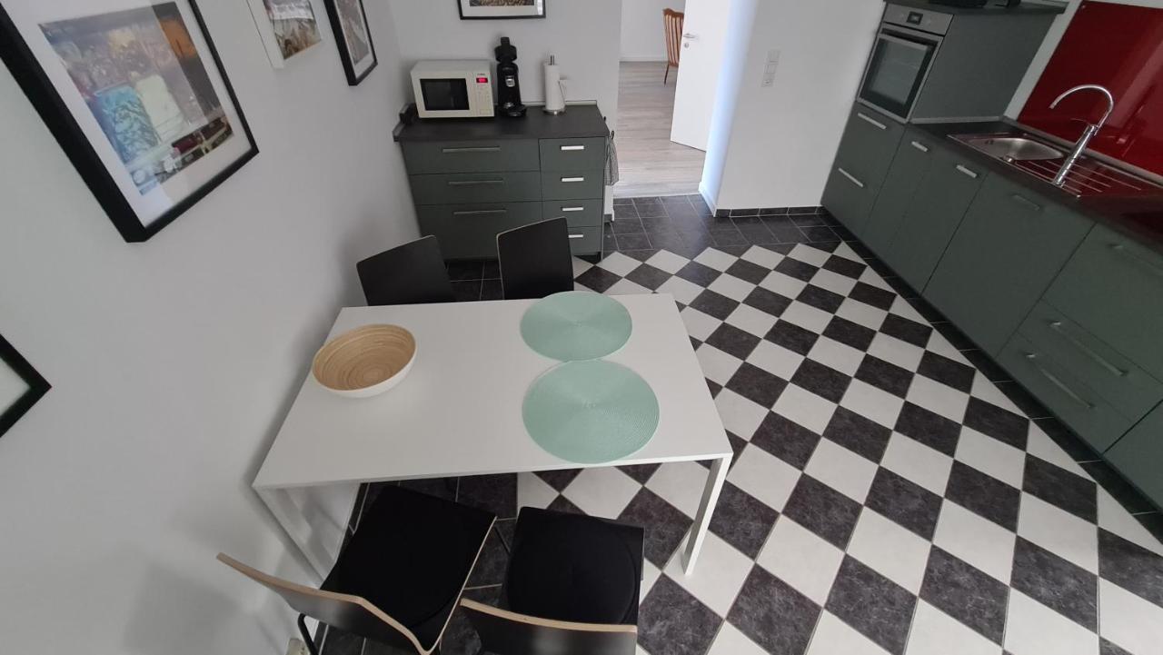 Appartement Lavendel, Ferienwohnung Mit Eigenem Eingang Wie Ein Kleines Haus Bad Salzuflen Bagian luar foto