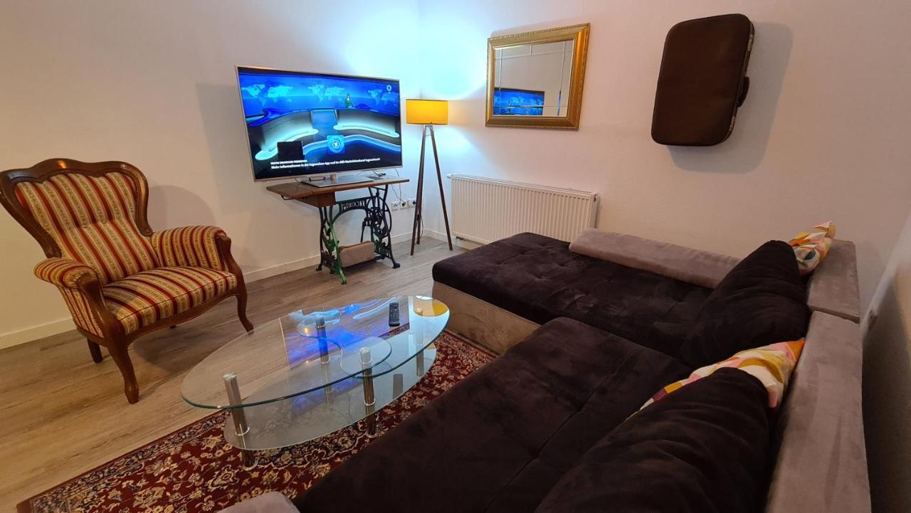 Appartement Lavendel, Ferienwohnung Mit Eigenem Eingang Wie Ein Kleines Haus Bad Salzuflen Bagian luar foto